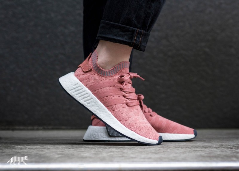 Adidas nmd clearance r2 rose gold